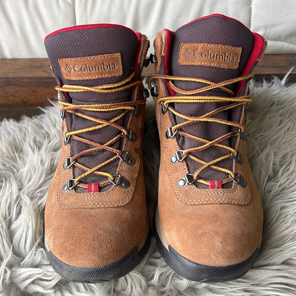 Columbia Women's Newton Ridge Plus Waterproof Amped Hiking Shoe